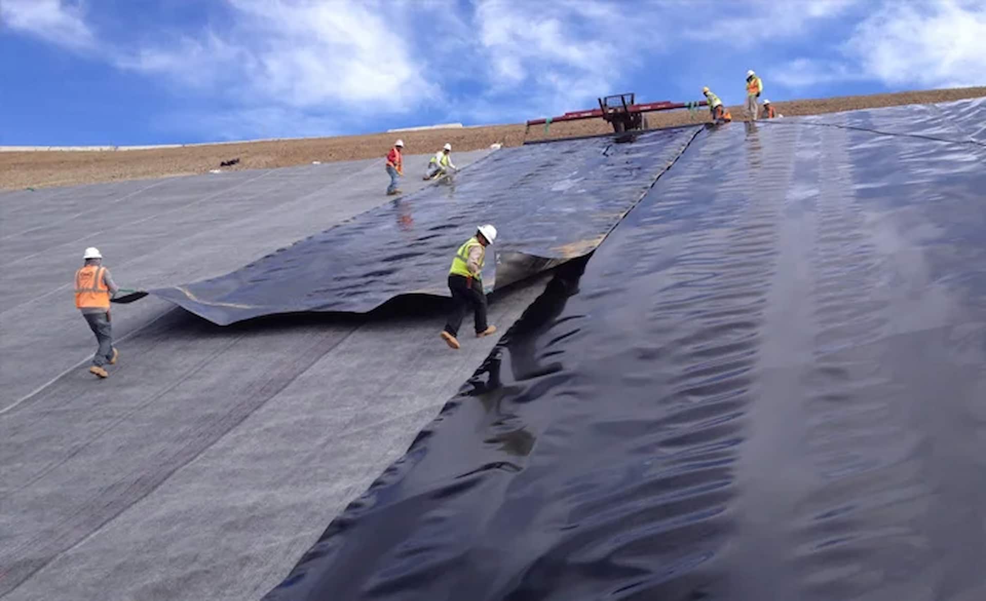 ژئوممبران و روش‌های سنتی عایق‌بندی خاک