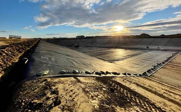 Wash-pond-with-durable-HDPELLDPE-geomembranes-khanjanipolymer (1)