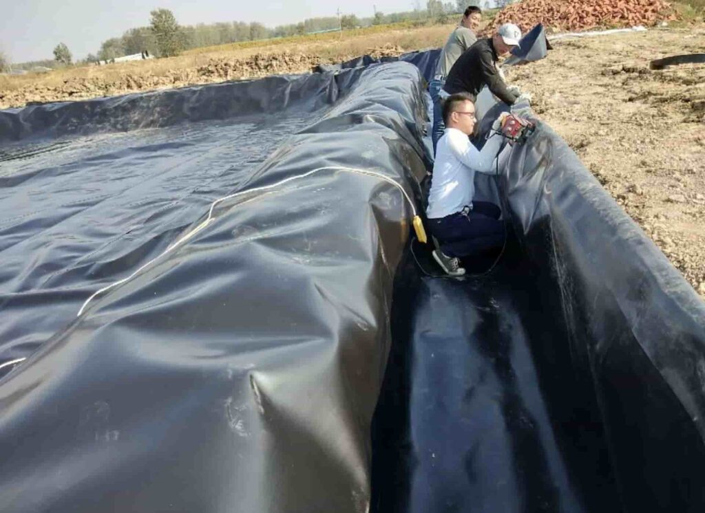 ژئوممبران در استخر کشاورزی